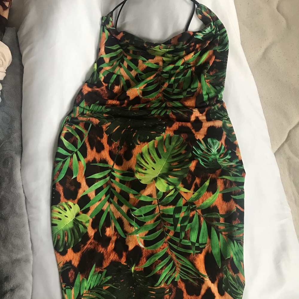 Dress - Picture 3 of 3